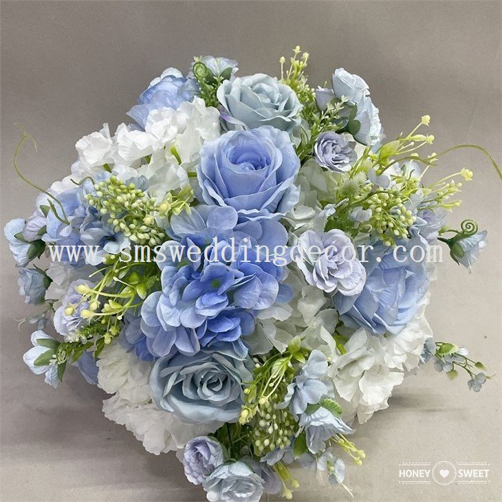 wedding centerpieces with blue hydrangea(001)