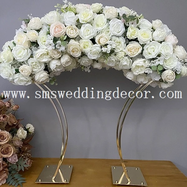 white rose table runner