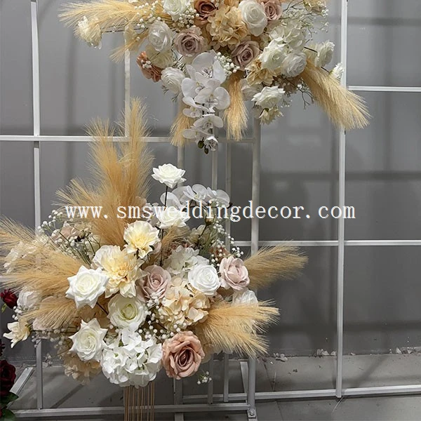 flower arrangements for rustic weddings