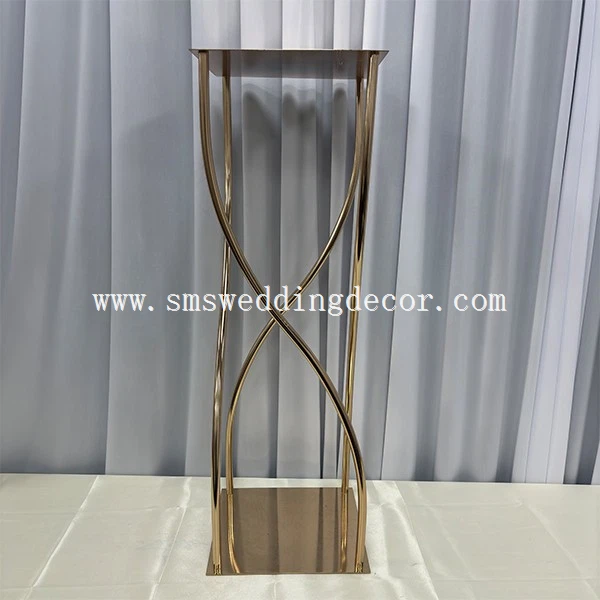 gold metal stands for centerpieces